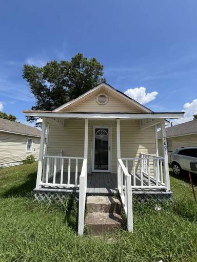 Main picture of 209 Haywood St