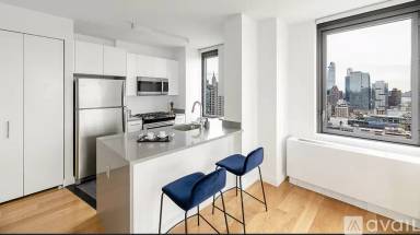Main picture of 600 W 57th St