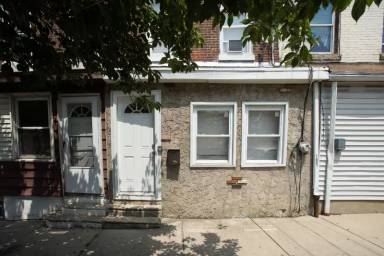 Main picture of 2317 S 63rd St