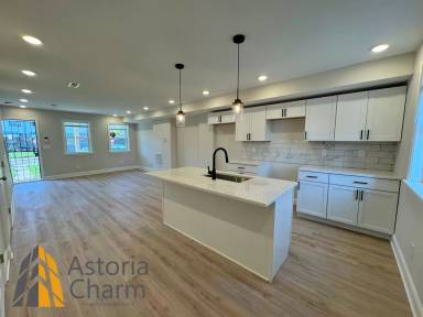 Main picture of 4925 Edgemere Ave