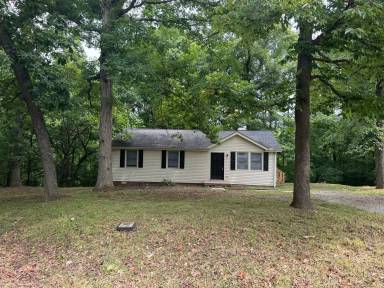 Main picture of 155 Kathy Dr