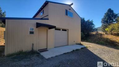 Main picture of 999 Holton Rd