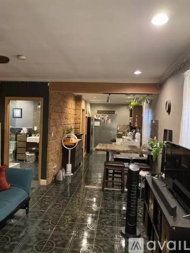 Main picture of 1236 N Orchard Dr