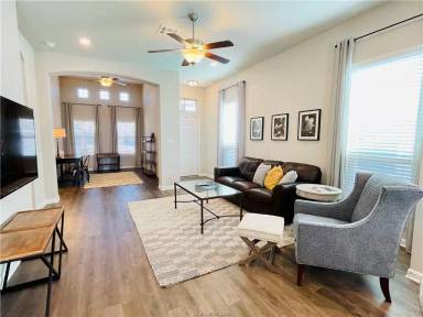 Main picture of 2103 Dumfries Dr