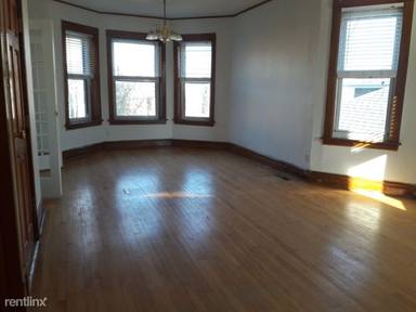 Main picture of 4538 N Troy St