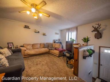 Main picture of 718 W Torrance St