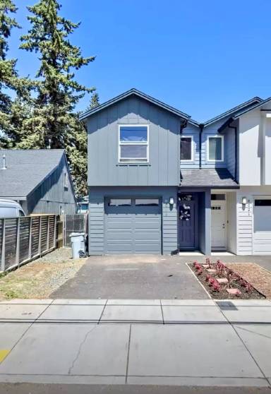Main picture of 8015 SE Lamphier St