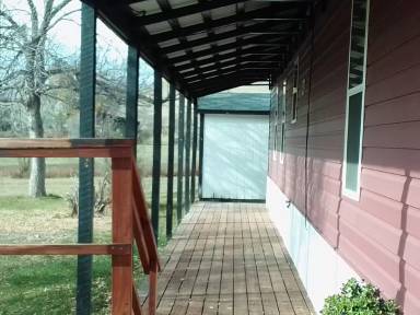 Main picture of 7 Pierce Ln
