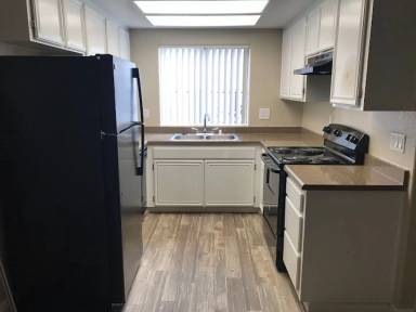 Main picture of 12345 Lakeshore Dr