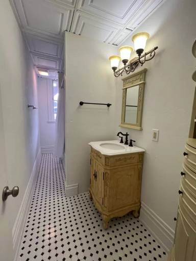 Main picture of 716 W Quartz St
