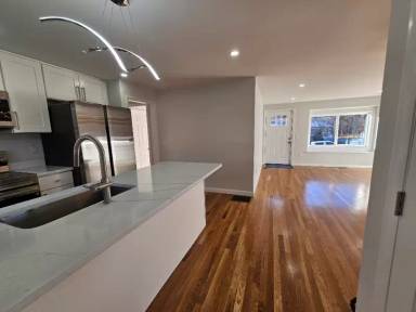 Main picture of 8 Sussex Ln