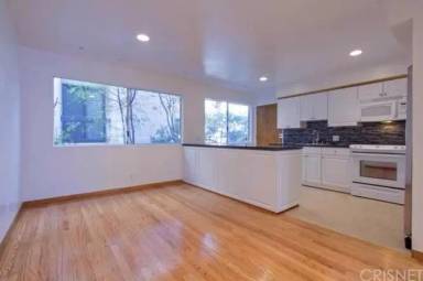 Main picture of 10929 Missouri Ave