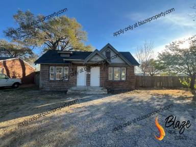Main picture of 527 SW 44th Ave