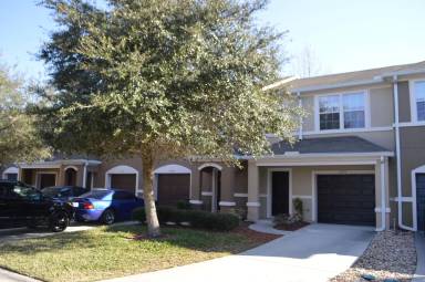 Main picture of 13303 Solar Dr