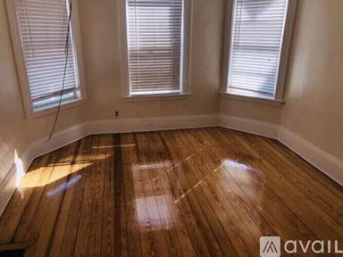 Main picture of 46 Sycamore St