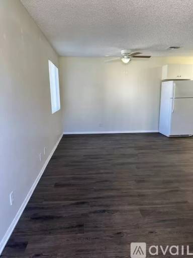 Main picture of 51100 Avenida Navarro