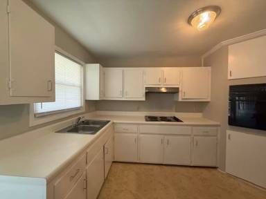 Main picture of 105 Woodland Dr