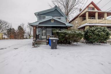 Main picture of 6924 Hosmer Ave