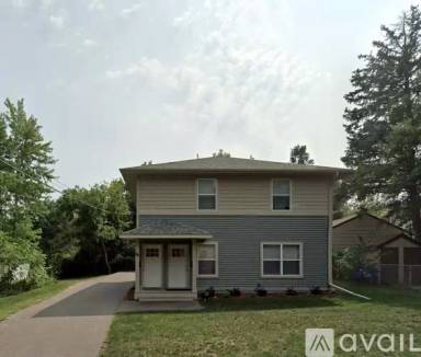 Main picture of 84 Curtice St E