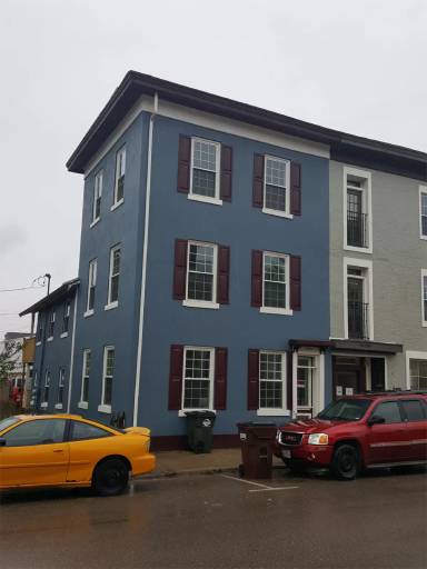 Main picture of 105 E Center St