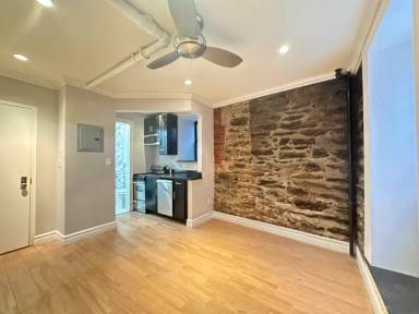 Main picture of 300 E 35th St