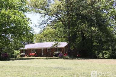Main picture of 9200 Salem Church Rd