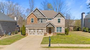 Main picture of 1867 Moyle Ln
