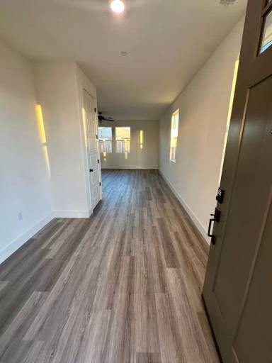 Main picture of 7812 Martian River St
