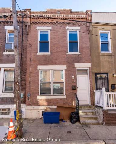 Main picture of 2838 Winton St