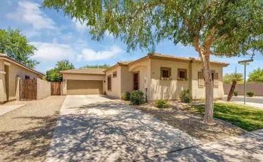 Main picture of 948 E Savannah Dr