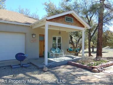 Main picture of 409 1/2 Highland Ave