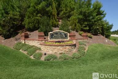Main picture of 12400 Village Pines Ln