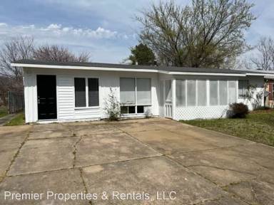 Main picture of 204 W Roseclair St
