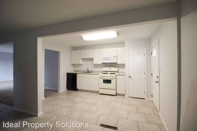 Main picture of 621 Moores Ln