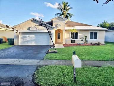 Main picture of 9422 SW 20th St