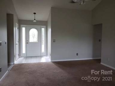 Main picture of 117 Planters Row Rd