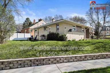 Main picture of 3615 N 87th St