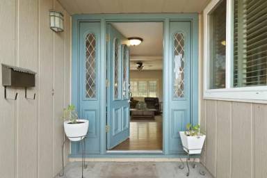 Main picture of 8118 Colonial Dr