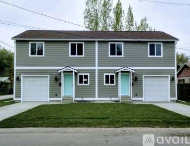 Main picture of 621 8th St W