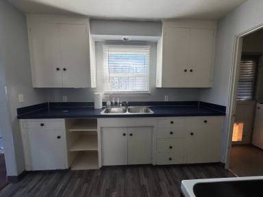 Main picture of 406 Evergreen St