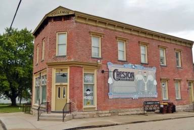Main picture of 101 N Main St