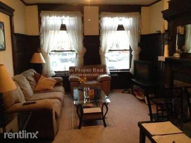 Main picture of 1904 Beacon St