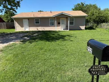 Main picture of 232 W 6th St