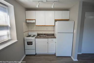 Main picture of 217 Hollister Ave