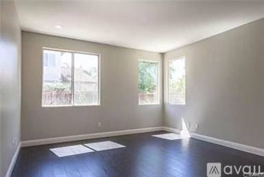 Main picture of 3112 Hannover St