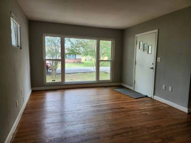 Main picture of 6108 Schofield Ave