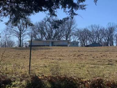 Main picture of 1909 W Syler Rd