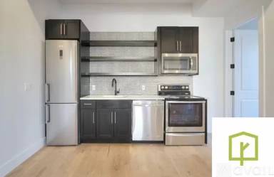 Main picture of 196 Montrose Ave