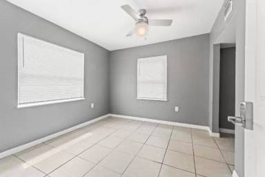 Main picture of 923 6th Ave SW