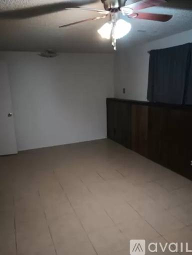 Main picture of 1221 W Tamarack Rd
